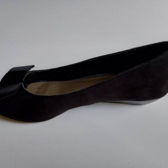 Peep Toe Black Wedge One Inch Sandals With Bow - Picture 5 of 13